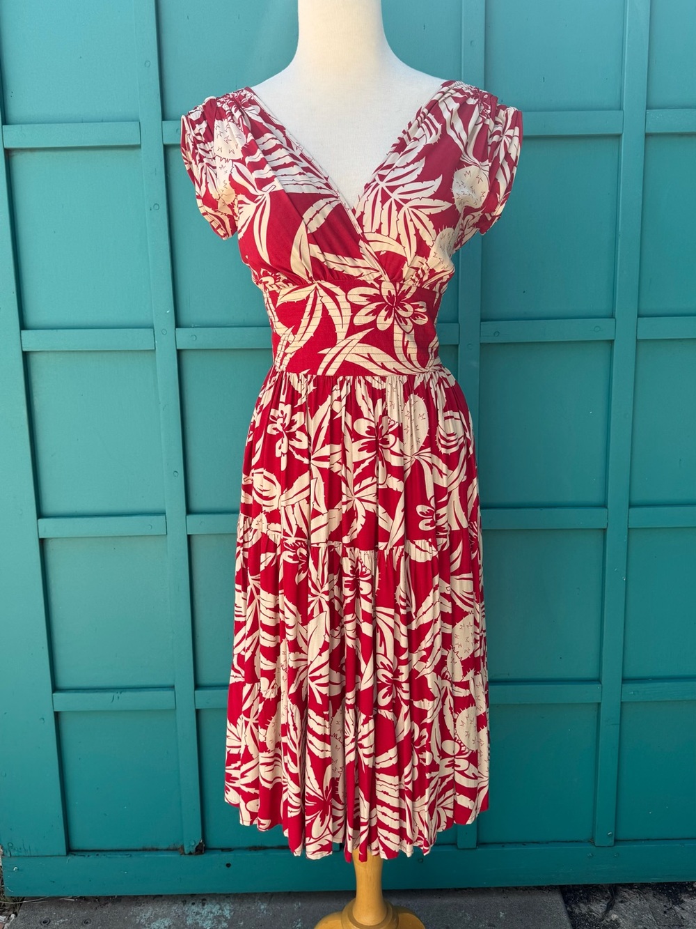Gorgeous Retro Style Rayon Tropical Print  with full layered skirt ! - Picture 3 of 6